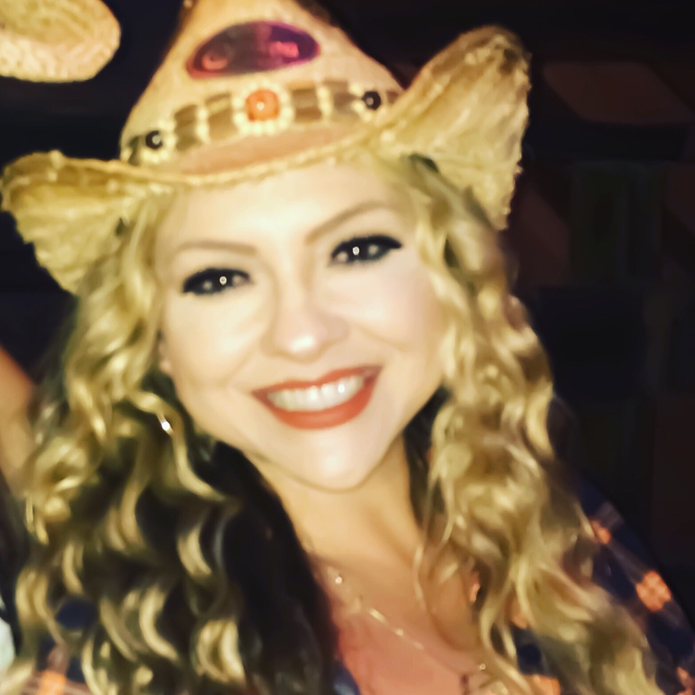 Meet your Posher, Yvette